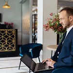 Hotel Apis