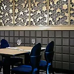 Apis 호텔 4*