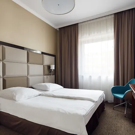 Apis 4* Cracovia