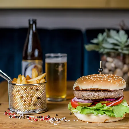 Apis 4* Краков