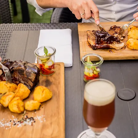 Отель Apis Краков