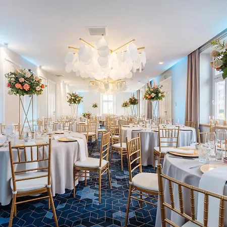 Отель Apis Краков