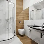 Apis Hotel 4*